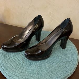 Gianni Bini Brown Pumps